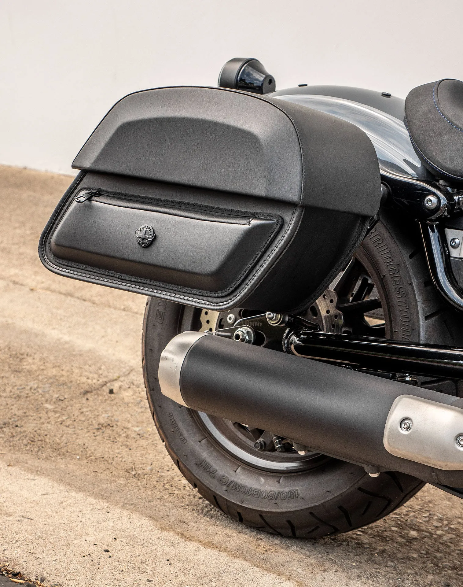 28L - Pantheon Medium Quick-Mount Yamaha Bolt Motorcycle Saddlebags