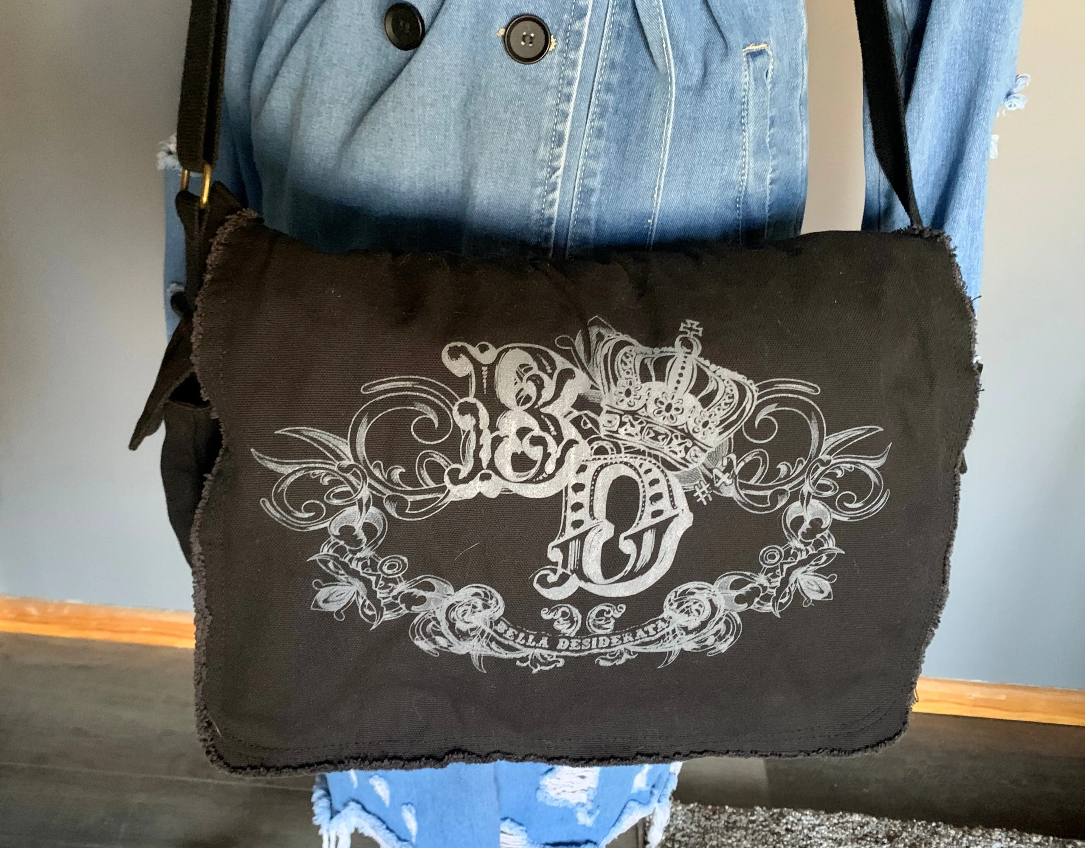 Bella Desiderata Messenger Bags