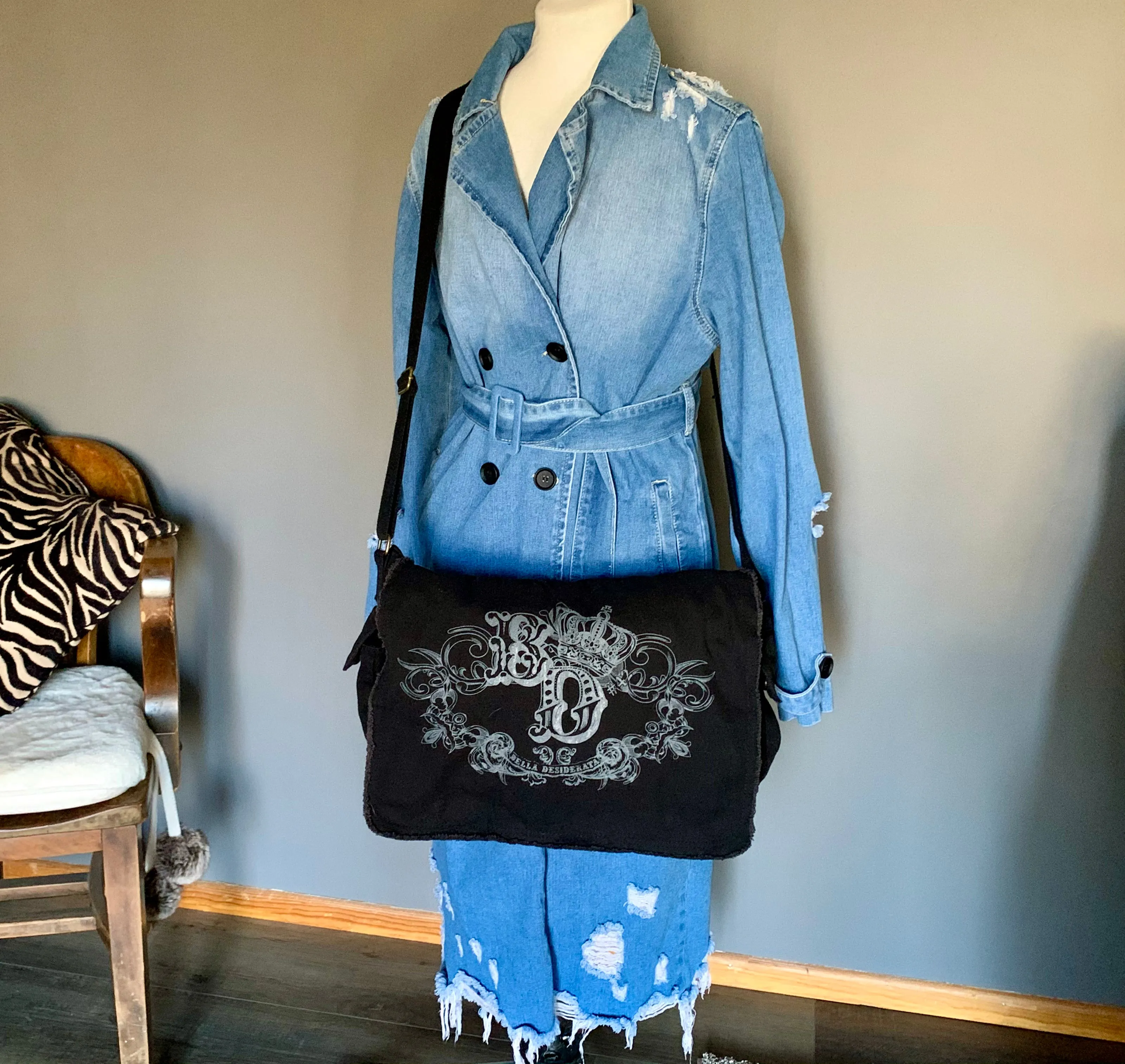 Bella Desiderata Messenger Bags