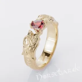 Handcrafted Odin's Wolves Gemmed Band - Gold with Gem