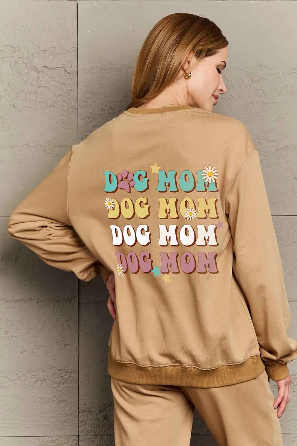 Round Neck Dropped Shoulder DOG MOM Graphic Sweatshirt