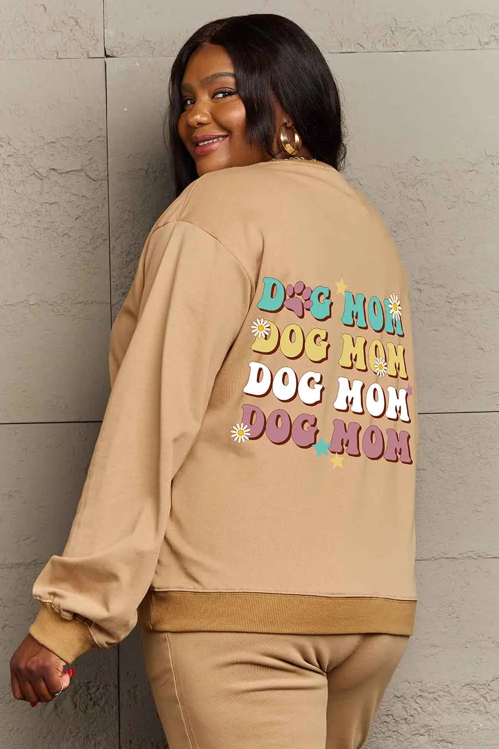 Round Neck Dropped Shoulder DOG MOM Graphic Sweatshirt